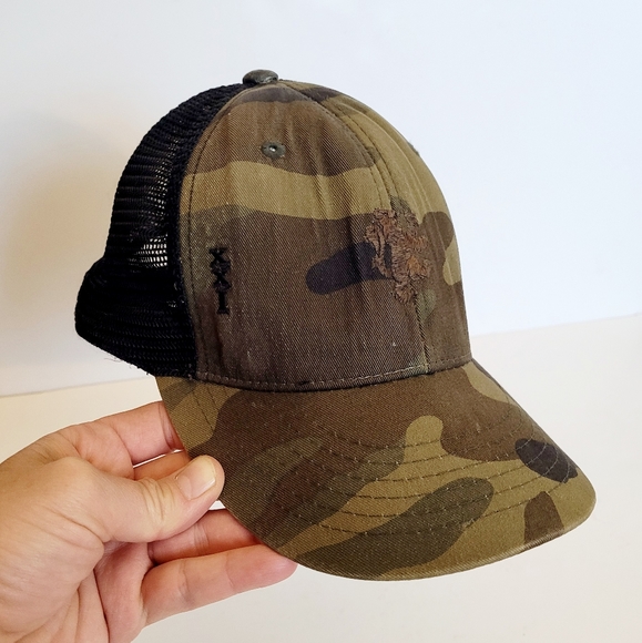 Camo trucker hat - Picture 6 of 9